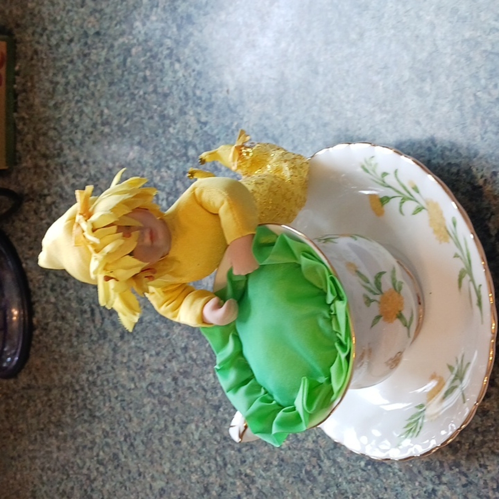 Collectable Tea Cup & Doll Ashton- Drake Galleries 1995.